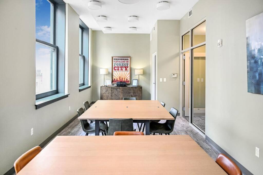 Apartamento Heart Of Dt With Corner View And With Free Pool & Steam 307 Cleveland Exterior foto